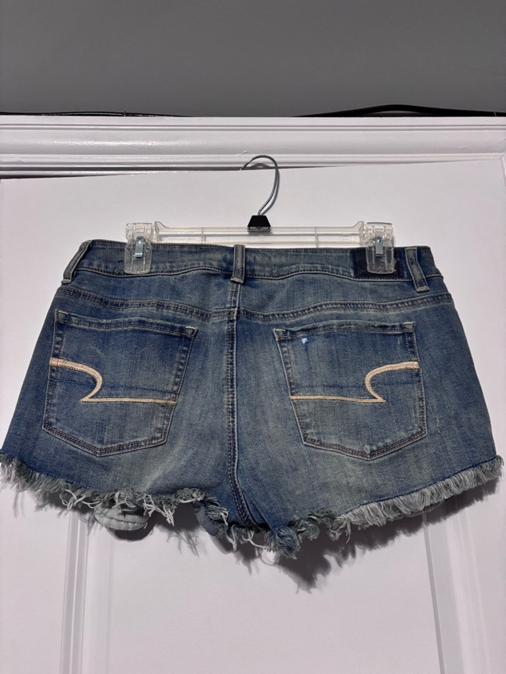American Eagle Distressed Denim Shorts Frayed Hem Y2K Festival
 US Size 10 - Picture 6 of 9